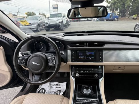 Used 2016 Jaguar XF Prestige RWD image 30