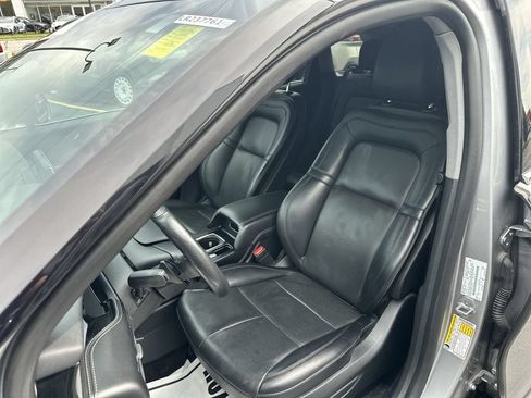 Used 2022 Lincoln Corsair AWD w/ Premium Package image 13