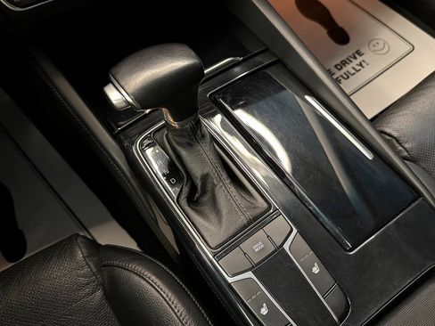 Used 2018 Kia Cadenza Premium w/ Luxury Package image 18