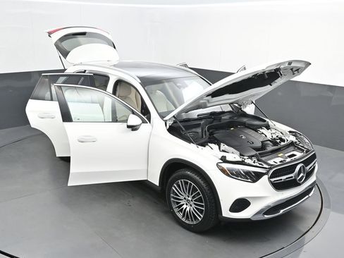 Used 2024 Mercedes-Benz GLC 300 4MATIC image 51
