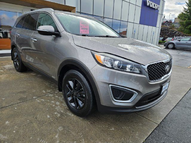 Used 2016 Kia Sorento AWD w/ LX Convenience Package image 3