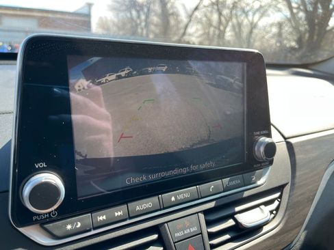 Used 2025 Nissan Altima 2.5 SV image 23