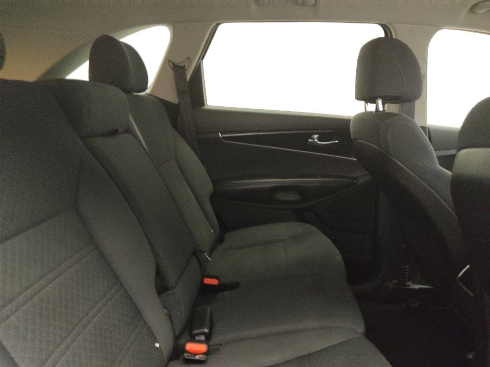 Used 2017 Kia Sorento FWD image 19
