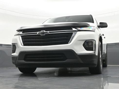 Used 2023 Chevrolet Traverse LS FWD image 31