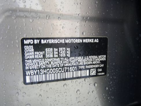 Used 2025 BMW i5 xDrive40 w/ Executive Package image 31