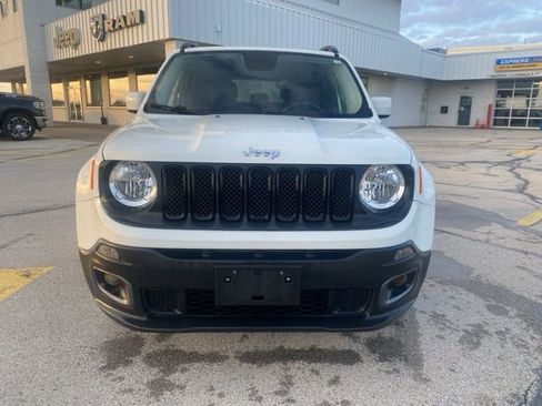 Used 2016 Jeep Renegade Latitude image 5