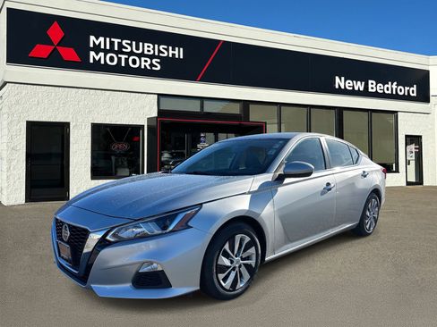 Used 2019 Nissan Altima 2.5 S image 1