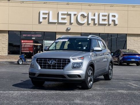 Certified 2023 Hyundai Venue SEL image 1