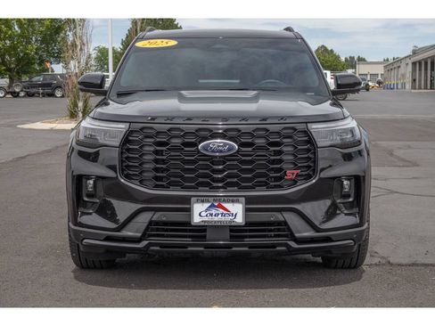 Used 2025 Ford Explorer ST w/ Sun And Sound Package AWD/4WD image 8