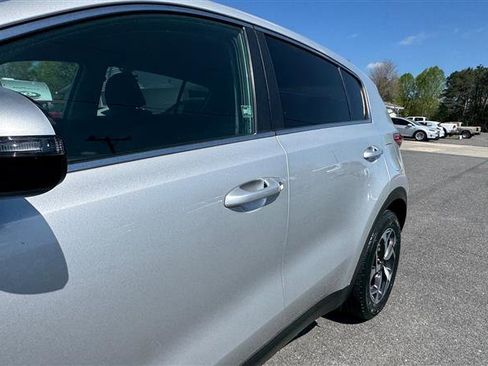 Used 2020 Kia Sportage LX w/ LX Popular Package image 11