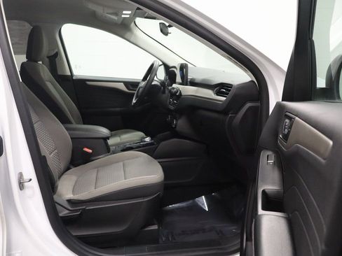 Used 2022 Ford Escape SE image 16
