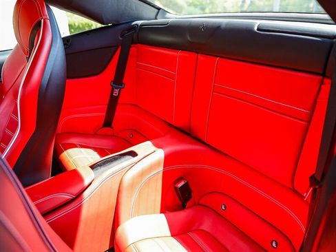 Used 2015 Ferrari California T RWD image 28