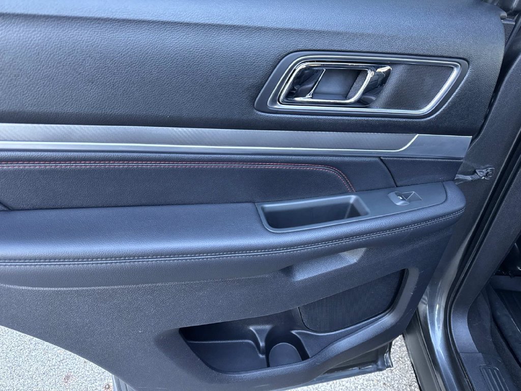 Used 2019 Ford Explorer Sport w/ Equipment Group 401A AWD/4WD image 13