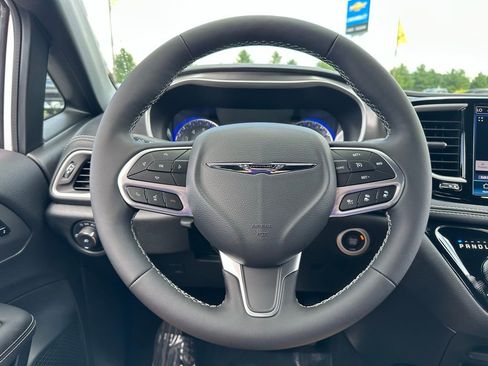 New 2026 Chrysler Pacifica Select image 29