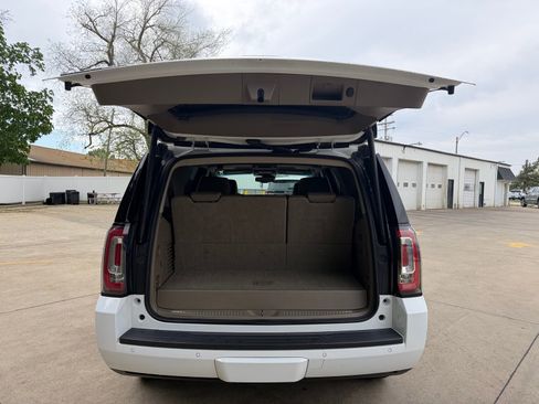 Used 2017 GMC Yukon SLT w/ Open Road Package image 8