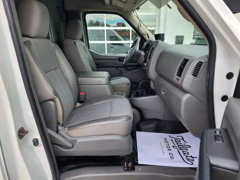 Used 2018 Nissan NV 2500 SV w/ Navigation Package image 11