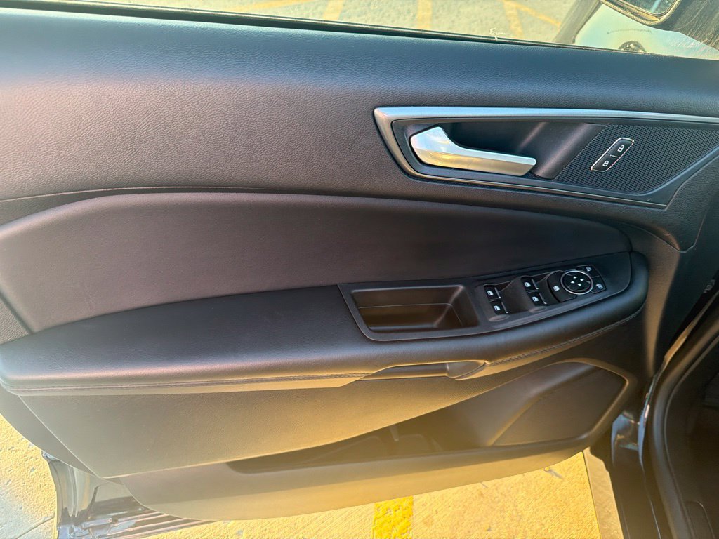 Used 2024 Ford Edge SE w/ Black Appearance Package AWD/4WD image 8