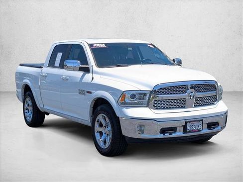 Used 2018 RAM 1500 Laramie w/ Convenience Group AWD/4WD image 3