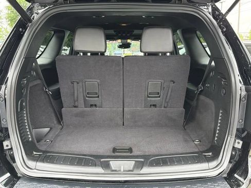 Used 2024 Dodge Durango GT RWD image 8