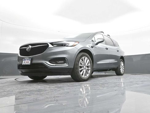 Used 2020 Buick Enclave Premium w/ Sun and Sites Package image 37