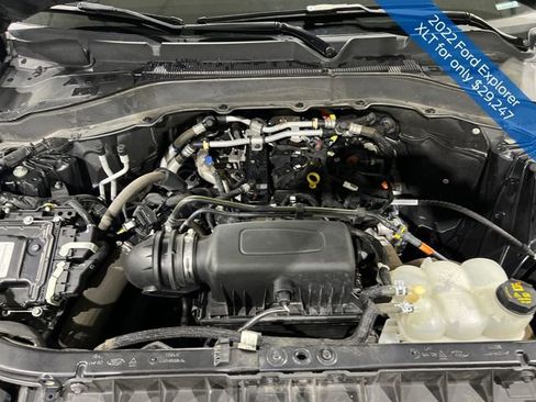 Used 2022 Ford Explorer XLT w/ Equipment Group 202A image 18