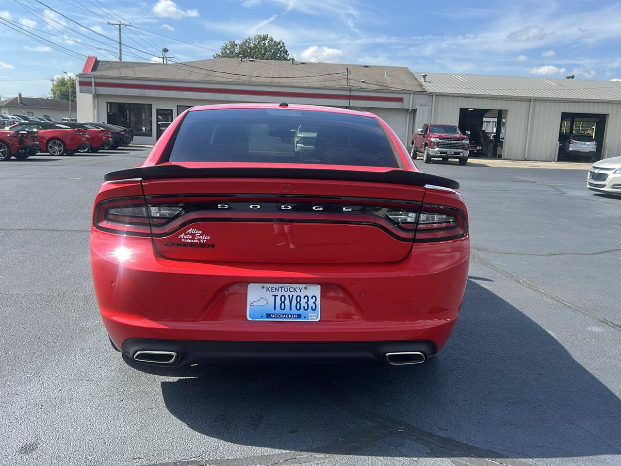 Used 2018 Dodge Charger SXT w/ Blacktop Package RWD image 6