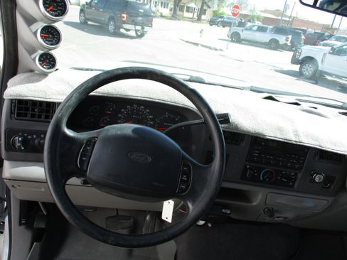 Used 2001 Ford F250 Lariat AWD/4WD image 26