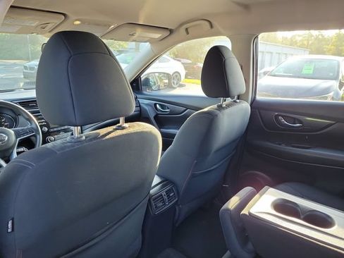 Used 2017 Nissan Rogue S AWD/4WD image 12
