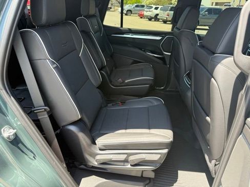 Used 2025 Cadillac Escalade Sport w/ LPO, Floor Liner Package AWD/4WD image 41