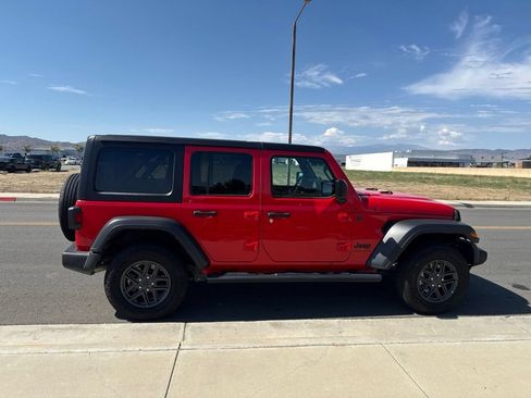 Used 2025 Jeep Wrangler Unlimited Sport AWD/4WD image 9
