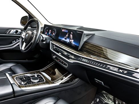 Used 2023 BMW X7 xDrive40i image 17