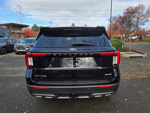 New 2026 Ford Explorer Active w/ Active Comfort Package image 6
