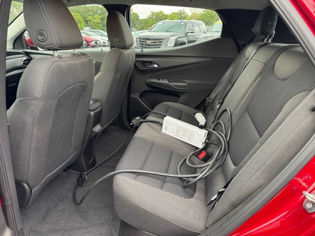 Used 2023 Chevrolet Bolt EUV LT w/ Comfort Package FWD image 37