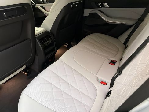 Used 2026 BMW X5 sDrive40i w/ M Sport Package RWD image 28