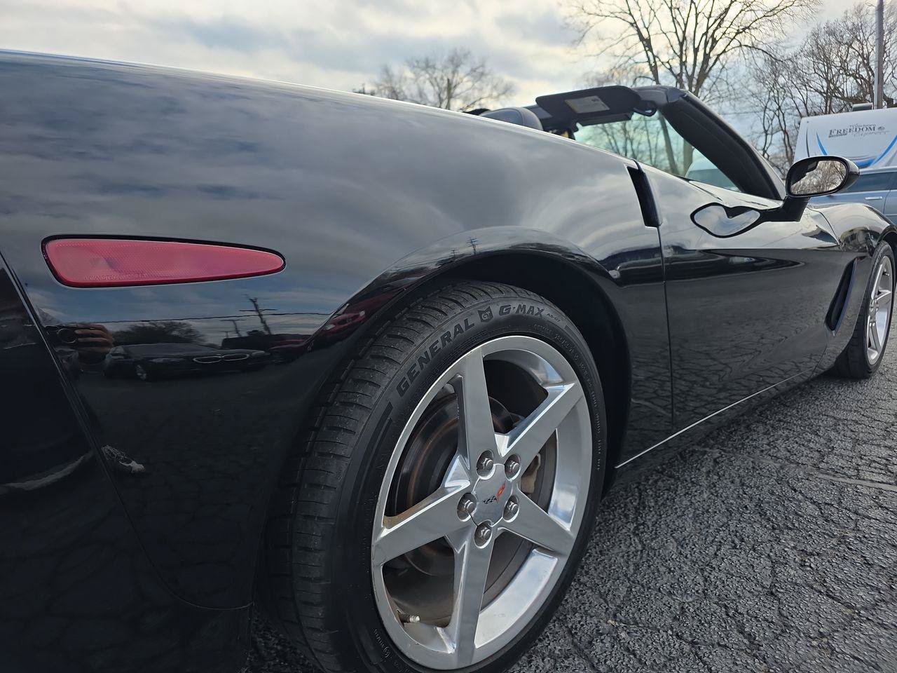 Used 2005 Chevrolet Corvette Convertible w/ Preferred Equipment Group RWD image 32