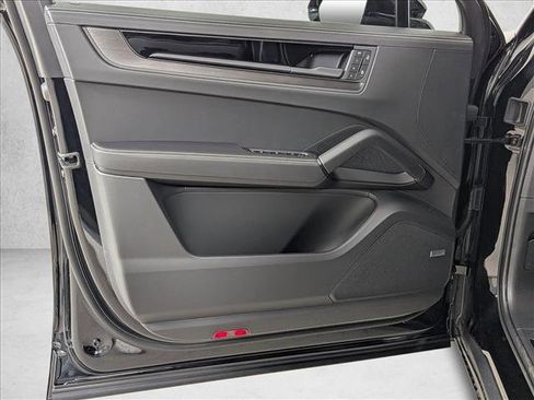 New 2026 Porsche Cayenne GTS image 13