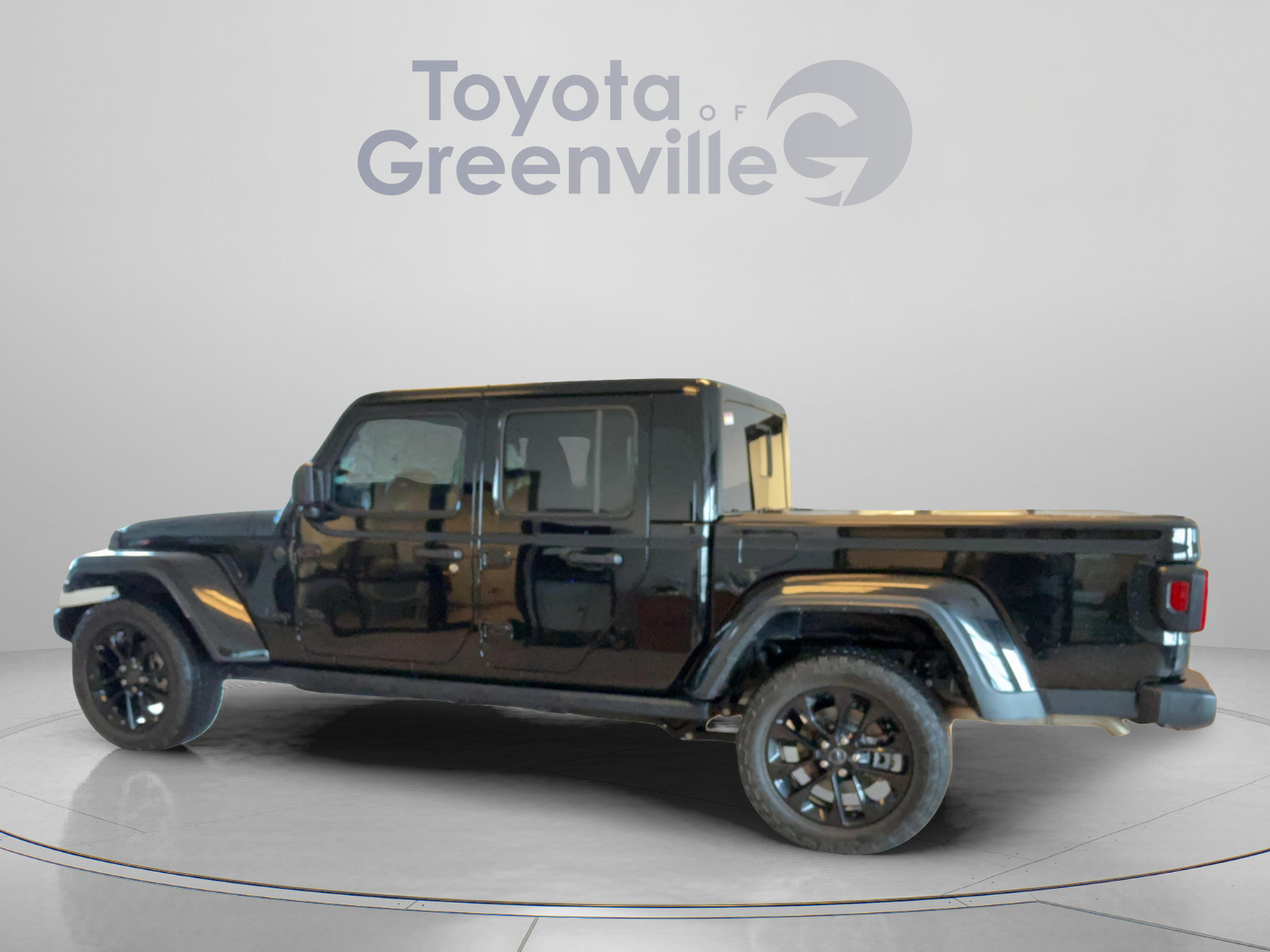 Used 2025 Jeep Gladiator Sport AWD/4WD image 2