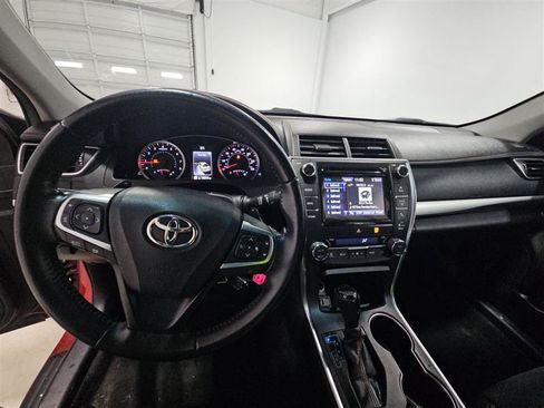 Used 2016 Toyota Camry XSE w/ Moonroof Package FWD image 8