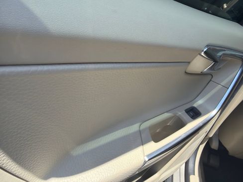 Used 2013 Volvo XC60 T6 AWD/4WD image 18