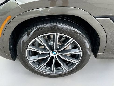 Used 2022 BMW X6 xDrive40i w/ M Sport Package AWD/4WD image 38