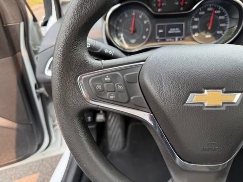 Used 2017 Chevrolet Cruze LT w/ Convenience Package FWD image 18