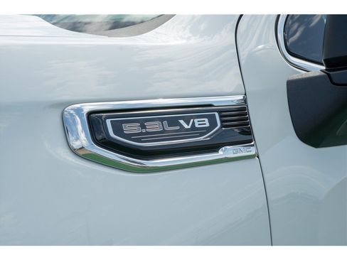 Used 2025 GMC Sierra 1500 SLT AWD/4WD image 32