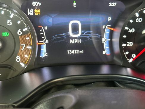 Used 2025 Jeep Compass Trailhawk AWD/4WD image 23