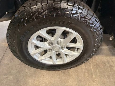Used 2023 Jeep Wrangler Unlimited Sport AWD/4WD image 23