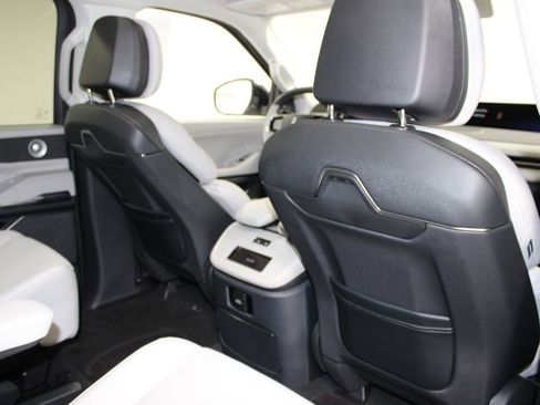 New 2025 Lincoln Navigator L Reserve image 37