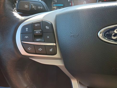 Certified 2022 Ford Explorer XLT w/ Equipment Group 202A image 22