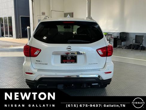 Used 2019 Nissan Pathfinder Platinum FWD image 5