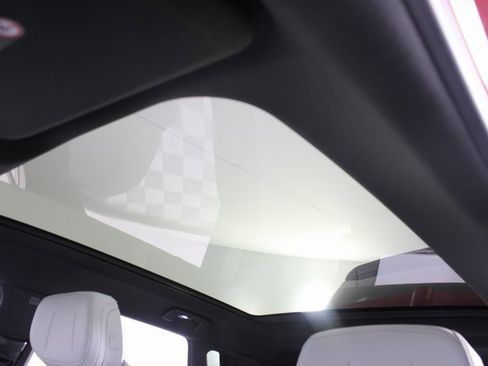 Used 2024 Cadillac Lyriq Sport image 10