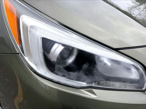 Used 2017 Subaru Outback 2.5i Premium AWD/4WD image 26