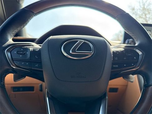 Used 2022 Lexus LX 600 4WD w/ Accessory Package (Z1) image 25